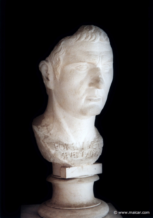 5426.jpg - 5426: Portrait bust of a Roman. Part of sepulchral monument from Augustean age. Antikmuseet, Lund.