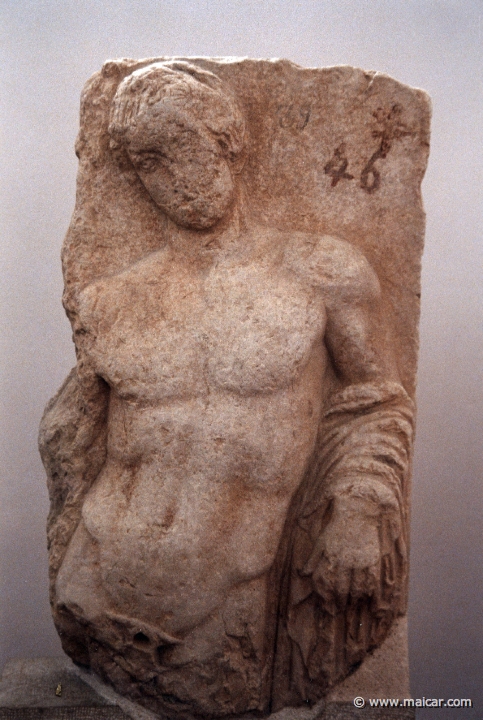 6109.jpg - 6109: Grave stele from Thebes. Young man in praxitelian pose. Boeotian mid-4C BC. Archaeological Museum, Thebes.