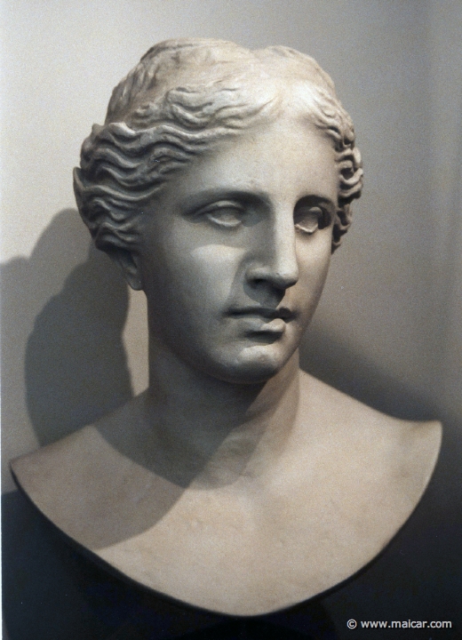6410.jpg - 6410: Aphrodite of Melos. Second half of the 2nd Century BC. Louvre Museum, Paris.