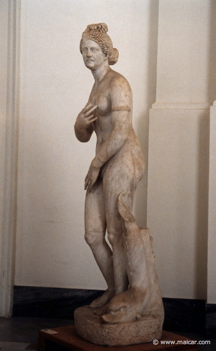 7004.jpg - 7004: Statua Ritratto, Tipo dell’Afrodite Capitolina con testa ritratto di età antonina. National Archaeological Museum, Naples.