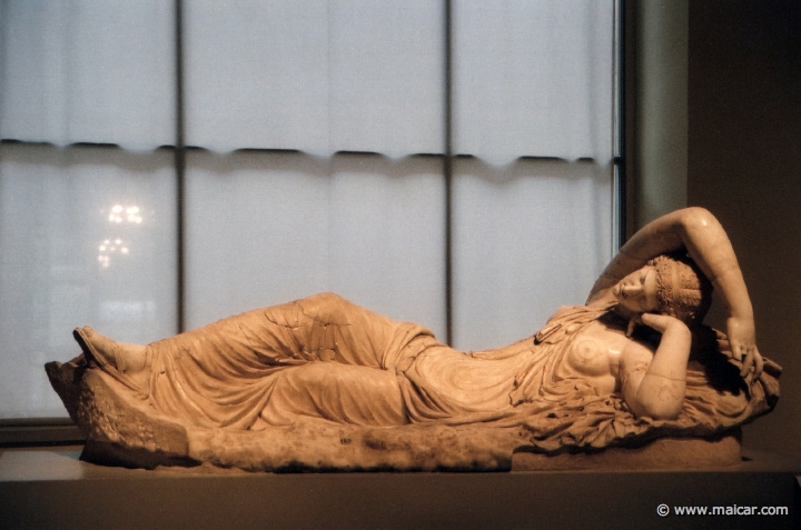 9710.jpg - 9710: Ariadna. 150-175 d.C. Mármol. Copia romana de un original griego del siglo II a.C. Museo Nacional del Prado.