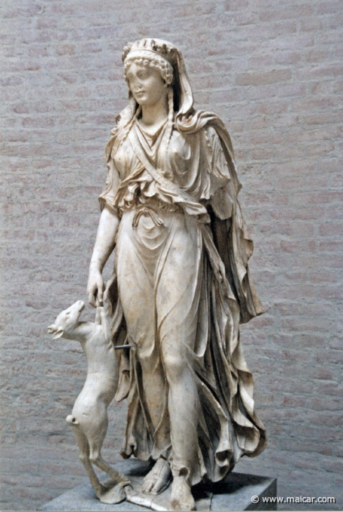 0210.jpg - 0210: Artemis. Römisches Werk in Anlehnung an griechisches Vorbilder. 1.Jh. n. Chr. Glyptothek, München.