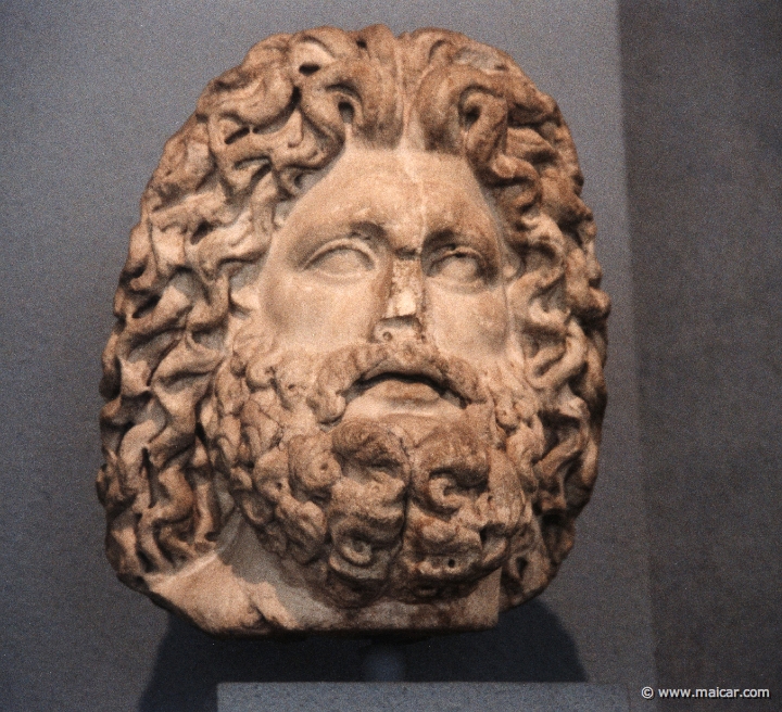 5612.jpg - 5612: Asclépios. Oeuvre romaine inspirée d’une création grecque de 80/70 avant J.-C. Marbre. Musée d'Art et d'Histoire, Genève.