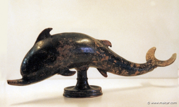 0312.jpg - 0312: Dolphin from Eretria, Euboea, 330-310 BC. Staatliches Antikensammlungen, München.