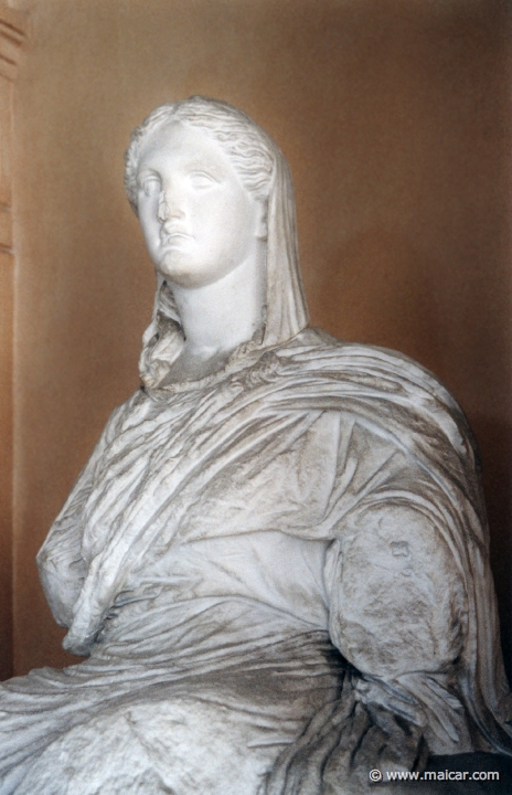 1532.jpg - 1532: Demeter from Cnidos. Marble ca. 340 BC. British Museum, London. Antikmuseet, Lund.