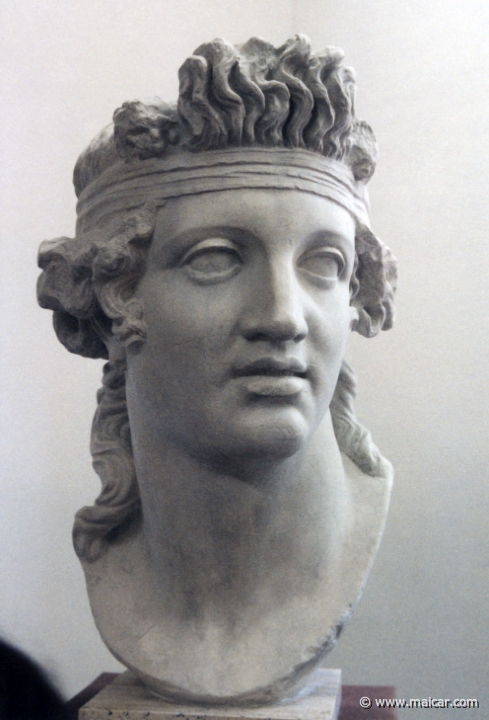 0334.jpg - 0334: Head of statue, Smyrna, Asia Minor. 200 BC. Archaeologie Staatssamlung.‚Ä®