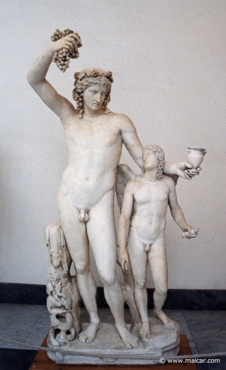 7012.jpg - 7012: Dioniso ed Eros. Rielaborazione del II secolo d.C. da originale della fine del IV secolo a.C. La testa di Dioniso non è pertinente. La testa di Eros è moderna. National Archaeological Museum, Naples.