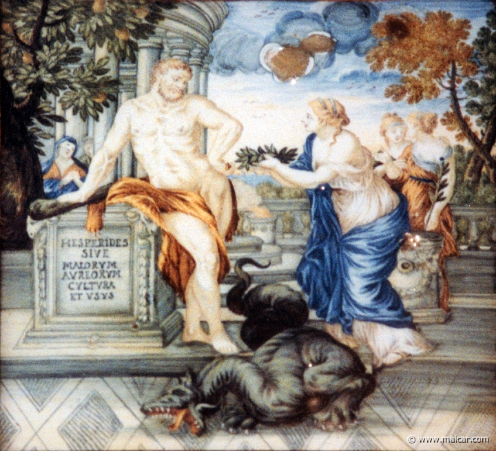 7702.jpg - 7702: Heracles and the Hesperides. Maioliche di Castelli d’Abruzzo del XVII e XVIII Secolo. Opere dei Grue, Gentili. Museo Correale di Terranova, Sorrento.