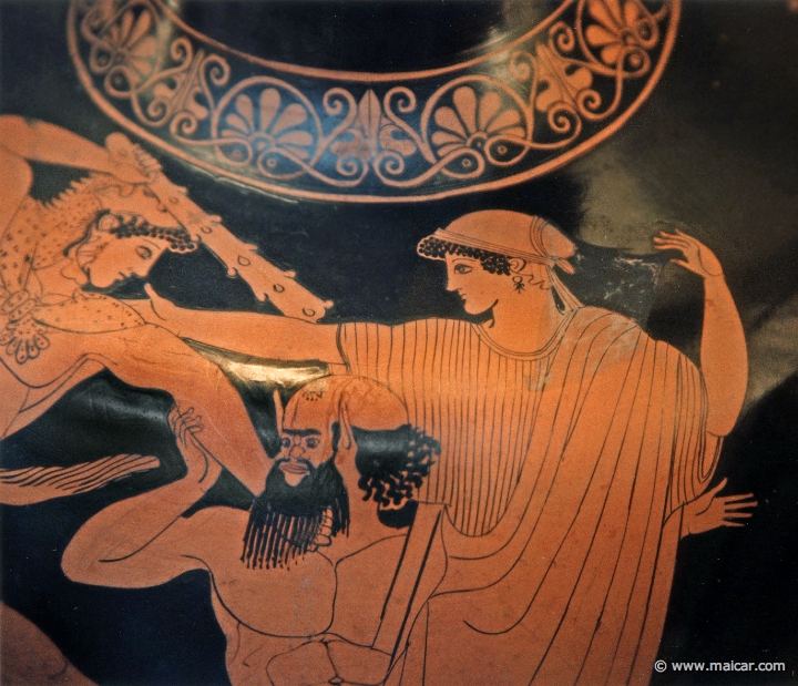 8305.jpg - 8305: The death of Nessos. Red-figured hydria (water-jar). Athens c. 480-470 BC. British Museum, London.