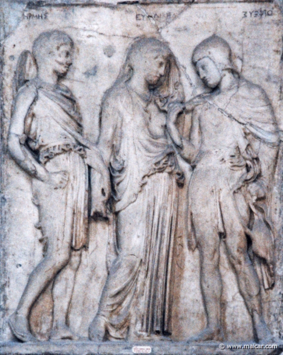 7334.jpg - 7334: Ermete, Euridice, Orfeo da originale del V sec. a.C. National Archaeological Museum, Naples.