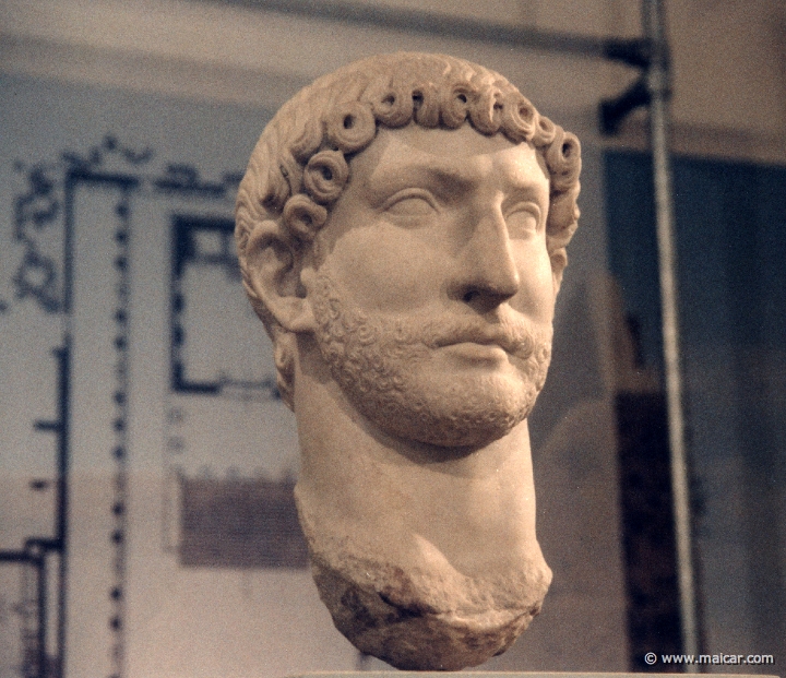 5807.jpg - 5807: L’empereur Hadrian 117-138 après J.-C. Ostia Antica, Musée. Musée Rath, Genève.