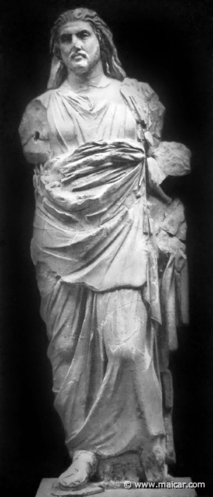 hek037.jpg - hek037: Kolossalstatue des Mausolos. London, Britisches Museum. Die Bildniskunst der Griechen und Römer, von Anton Hekler (1912).