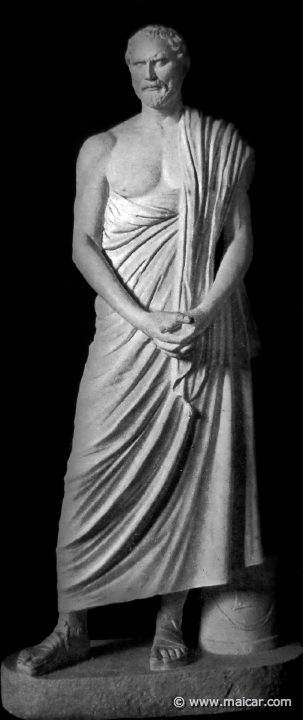 hek056b.jpg - hek056b: Statue des Demosthenes (richtich ergänzt). Rom, Vatikan. Die Bildniskunst der Griechen und Römer, von Anton Hekler (1912).