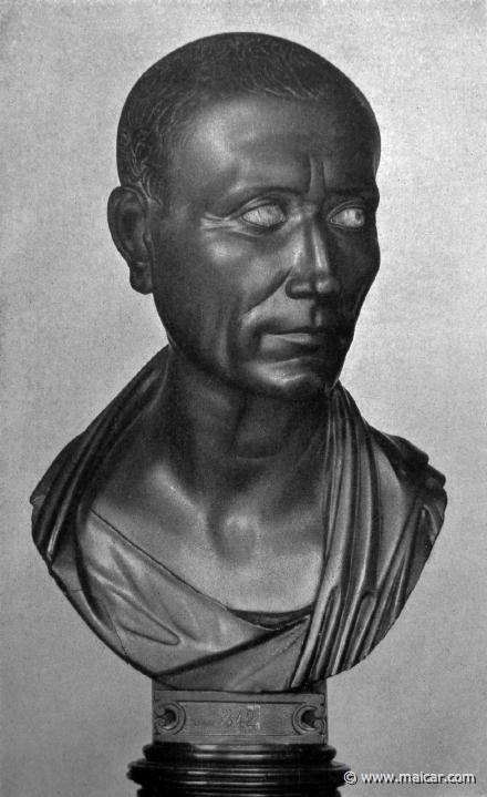 hek158a.jpg - hek158a: Basaltbüste des Julius Caesar. Berlin, Kgl. Museen. Die Bildniskunst der Griechen und Römer, von Anton Hekler (1912).