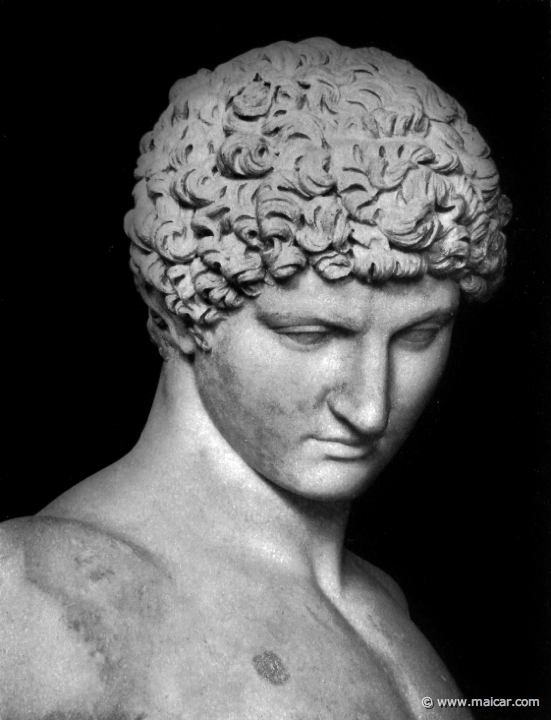 hek254b.jpg - hek254b: Kopf der nebenstenden Antinous-Statue (254a). Die Bildniskunst der Griechen und Römer, von Anton Hekler (1912).