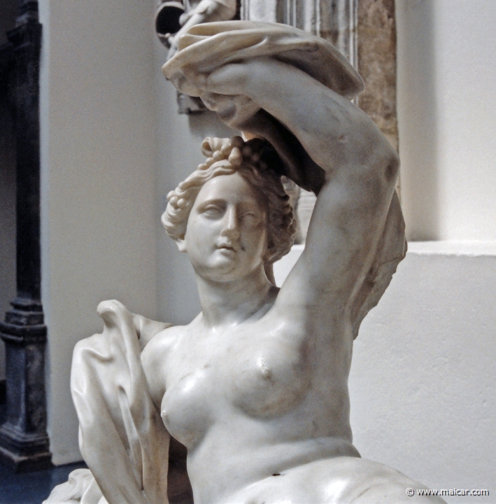 7826.jpg - 7826: Antonio Tarsia 1663-1739: Thetis. Marble. Victoria and Albert Museum, London.