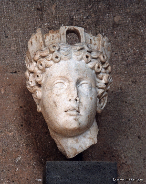 6604.jpg - 6604: Head of Fortuna, end of 1st. century. Archaeological Museum, Corinth.
