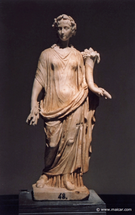 9930.jpg - 9930: Tique-Fortuna. Obra romana inspirada en un original griego de finales del siglo V a.C. Museo Nacional del Prado.