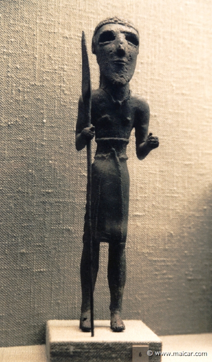 5731.jpg - 5731: Guerrier. Cuivre vers 1500 avant J.-C. Syrie. Musée d'Art et d'Histoire, Genève.
