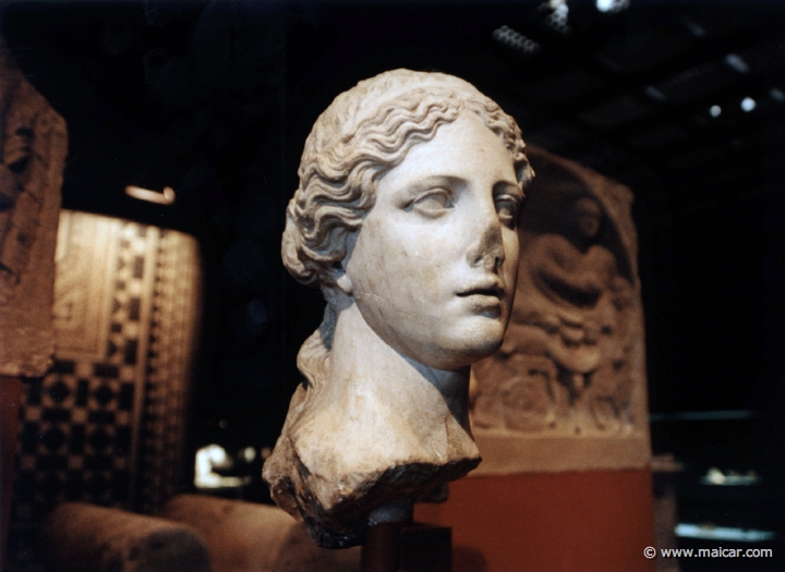 1036.jpg - 1036: Afrodite. Praxiteles 4 Jh. v. Kr. Römisch-Germanischer Museum, Köln.