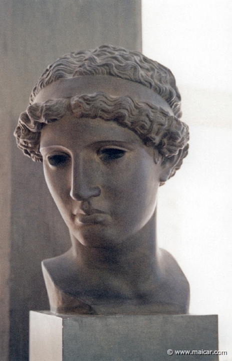1526.jpg - 1526: Athena Lemnia. Head of the Athena Lemnia by Phidias, c. 450 BC. Roman copy of original in bronze. Antikmuseet, Lund.