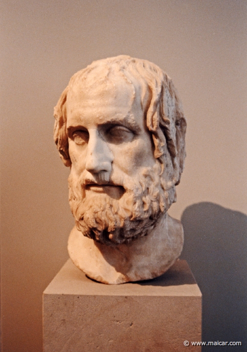 2103.jpg - 2103: Euripides 480-406 BC. Marble c. 339 BC. Altes Museum, Berlin.