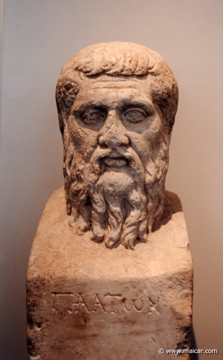2104.jpg - 2104: Platon. Römische Kopie einer Statue des Silanion in der Akademie in Athen. Marmor um 340 v. Chr. Altes Museum, Berlin.