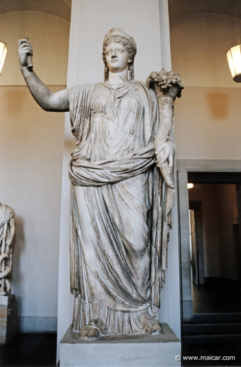 2132.jpg - 2132: Antonia (mutter des Kaiser Claudius), mit Füllhorn, 1 Jh. n. Chr. Pergamon Museum, Berlin.