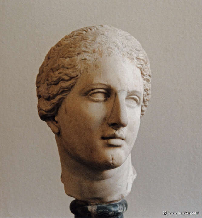 2134.jpg - 2134: Aphrodite, Knidos (Praxiteles). Römische Kopie um 350-40 v. Chr. Pergamon Museum, Berlin.