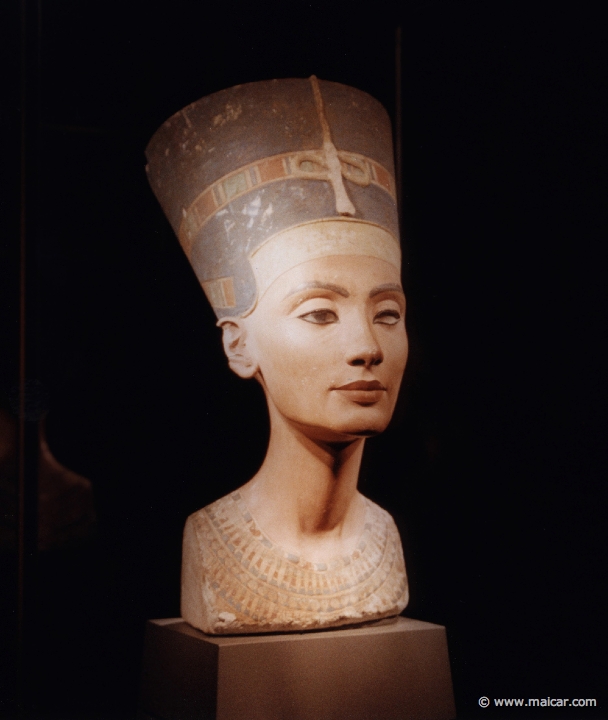 2411.jpg - 2411: Nefertite, c. 1353-1335. Ägyptysche Museum, Berlin.