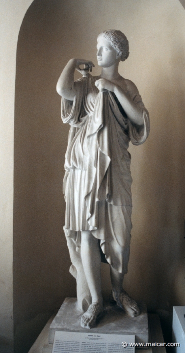 3621.jpg - 3621: Artemis von Gabii. Ein werk des Praxiteles aus Athen um 350/30 vor Chr. Landesmuseum Oldenburg, Das Schloß.