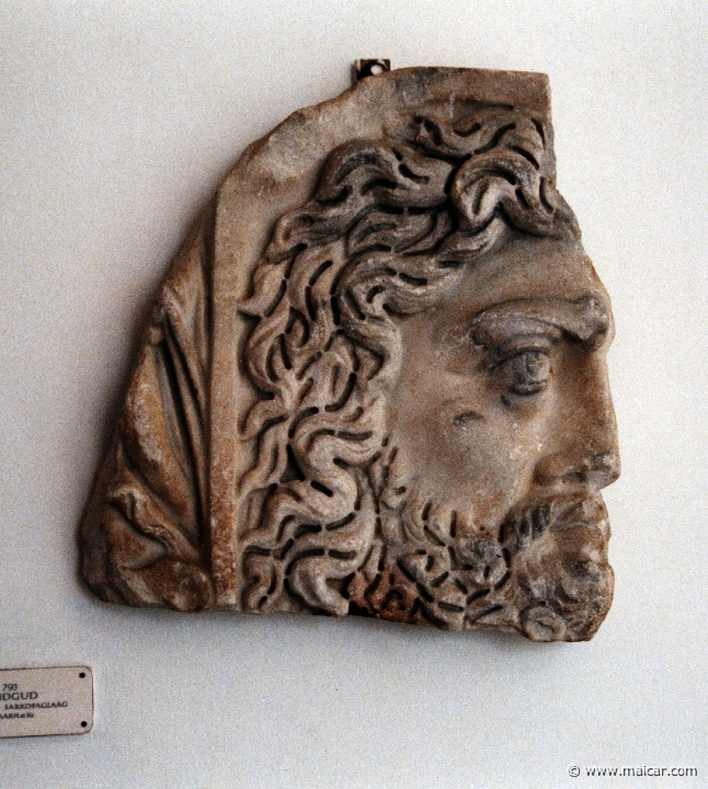 5015.jpg - 5015: Wind god. Sarcophagus from 3C AD. Ny Carlsberg Glyptotek, Copenhagen.