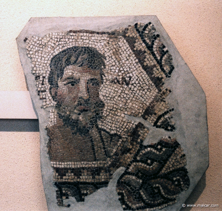 5629.jpg - 5629: Périandre. La mosaïque a été découverte en 1938 près d’Antioche, dans la maison de Astres. IIIe siècle après J.-C.  Musée d'Art et d'Histoire, Genève.