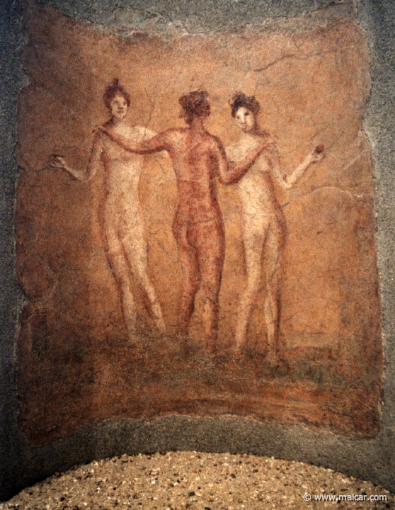 5823.jpg - 5823: Les trois Grâces. Milieu du IIe siècle après J.-C. Musée Rath, Genève.