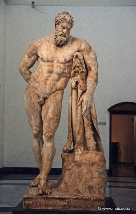 7021.jpg - 7021: Ercole Farnese. Reilaborazione di età imperiale. Da originale della II metà del IV sec. a.C. National Archaeological Museum, Naples.