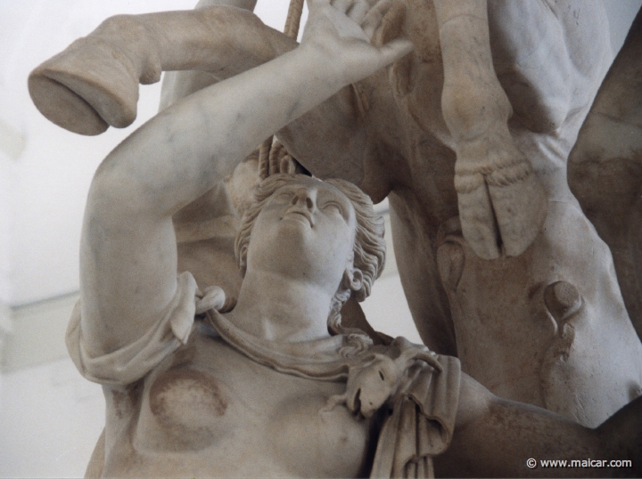 7028.jpg - 7028: Toro Farnese. Inizio III sec. d.C. Da originale di età ellenistica. National Archaeological Museum, Naples.