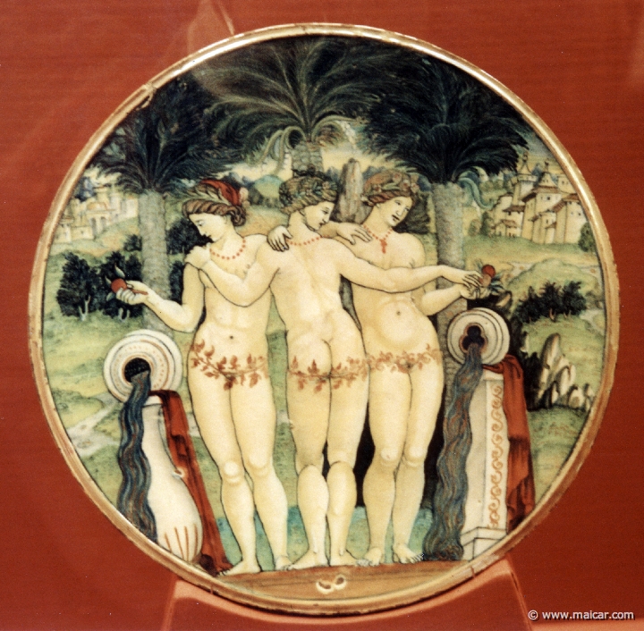 7728.jpg - 7728: Roundel painted with the Three Graces. Italian, 1525. Victoria and Albert Museum, London.