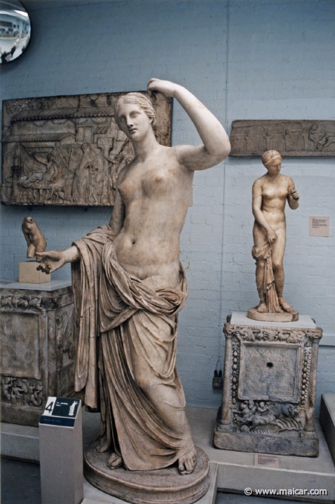8020.jpg - 8020: Standing Venus. Proconnesian marble 1st or 2nd century AD. British Museum, London.