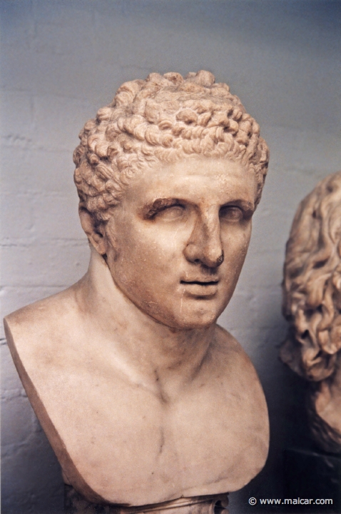 8027.jpg - 8027: Young Heracles. Roman copy of a work of the 4th century BC. British Museum, London.