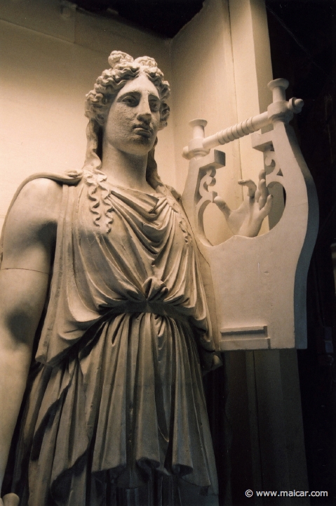 8701.jpg - 8701: ‘Apollon Barberini’. Graesk klassisk sen 5 årh. f.Kr. (Rom kopi i München Glyptothek). Den Kongelige Afstøbningssamling, Copenhagen.