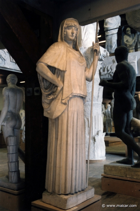 8737.jpg - 8737: ‘Hestia Giustiniani’. Graesk klassisk ca 470 f. Kr. (Rom kopi) Rom, Villa Albani. Den Kongelige Afstøbningssamling, Copenhagen.