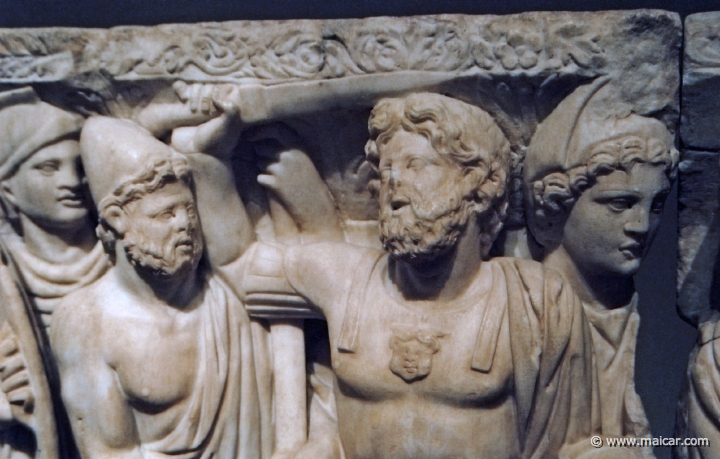 9929.jpg - 9929: Sarcófago con la historia de Aquiles y Políxena. Siglo III d.C. Museo Nacional del Prado.