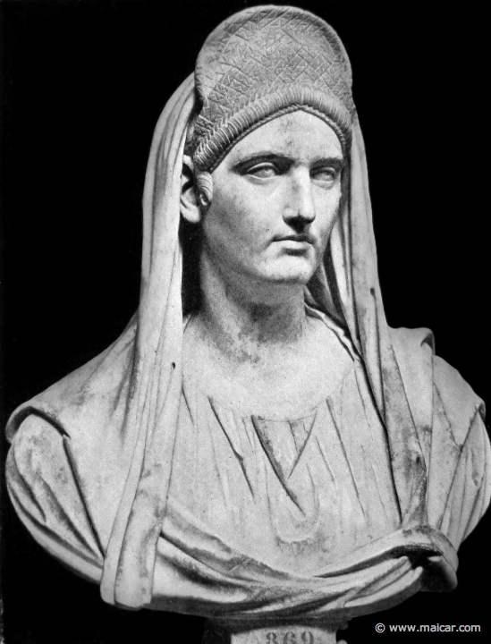 hek245a.jpg - hek245a: Matidia (?). Neapel, Nationalmuseum. Die Bildniskunst der Griechen und Römer, von Anton Hekler (1912).