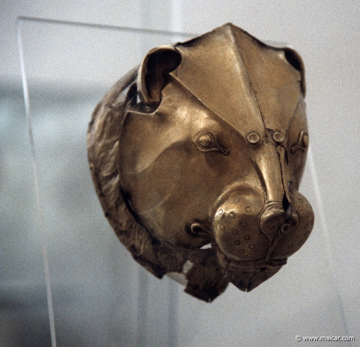 6336.jpg - 6336: From Shaft grave IV of Grave Circle A at Mycenae. A gold rhyton in the shape of a lion head. 2nd half of the 16C BC. National Archaeological Museum, Athens.