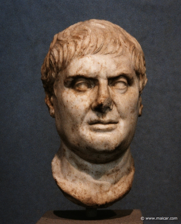 5618.jpg - 5618: Le poète comique Posidippe, 3e siècle avant J.-C. Copie romaine d’un portrait grec créé peu après sa mort. Marbre. Musée d'Art et d'Histoire, Genève.