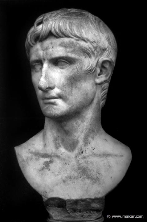 hek166.jpg - hek166: Augustus. Kopenhagen, Glyptothek Ny-Carlsberg. Die Bildniskunst der Griechen und Römer, von Anton Hekler (1912).