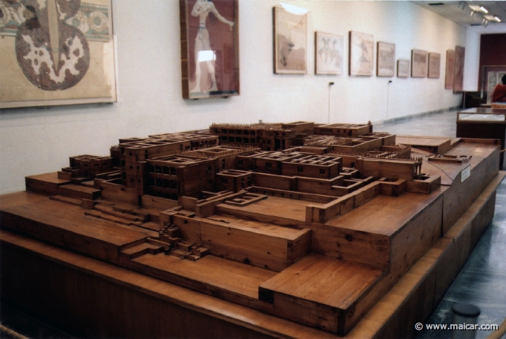 9517.jpg - 9517: Palace of Knossos (maquette). Herakleion Museum (Crete).