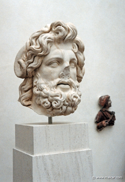 1019.jpg - 1019: Kopf des Zeus-Ammon. 2 Jh. n. Kr. Städtische Galerie-Liebighaus, Museum alter Plastik, Frankfurt.