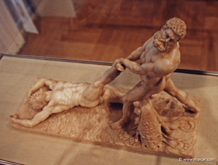 3325.jpg - 3325: Hercules und Cacus. Antwerpen 1555-60. Museum für Kunst und Gewerbe, Hamburg.