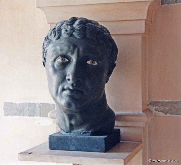 5213.jpg - 5213: Bronze portrait head from Delos c. 130 BC. Original in National Museum, Athens. Antikmuseet, Lund.